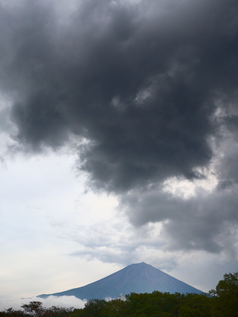雷雨直後の富士山