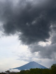 雷雨直後の富士山