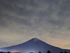 夜の富士山
