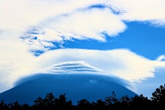 富士山に笠雲