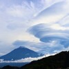 変わった雲と富士山