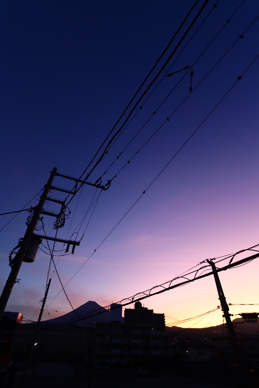今朝の夜明け