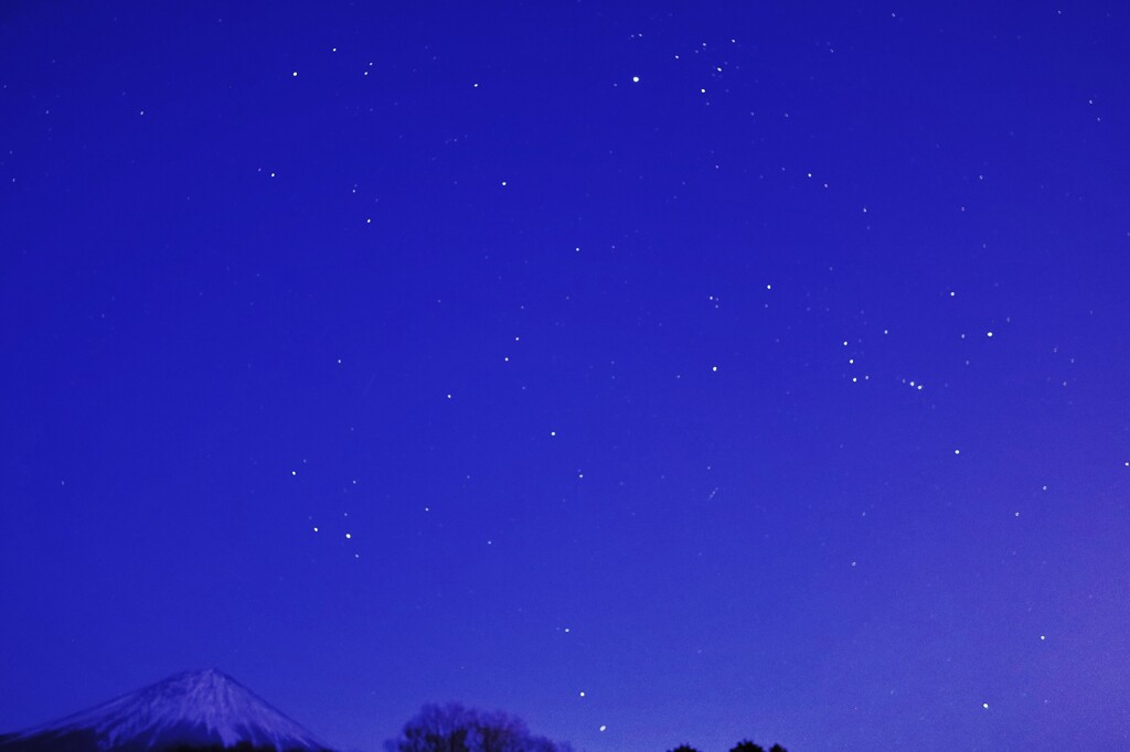 富士山と満天の星
