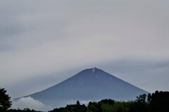 水墨画のような富士山