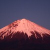 日暮れ後の赤富士