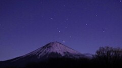 夜富士に火星の出