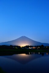 富士山をライトアップ