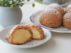 手作りシュークリームでお茶を