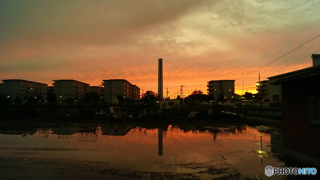 夕暮れ時の給水塔②