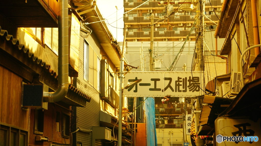 劇場へと続く路地②