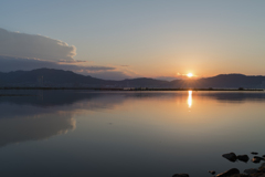 夕暮れ。琵琶湖にて