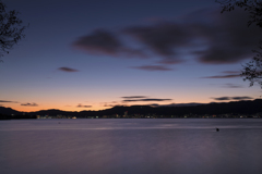 琵琶湖にて：夜の訪れ～対岸の灯り～