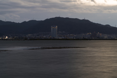 琵琶湖にて：黄昏のプリンスホテル