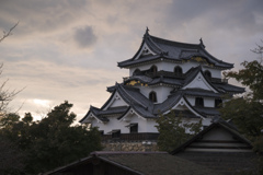 夕暮れの彦根城