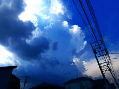 雷鳴轟く空