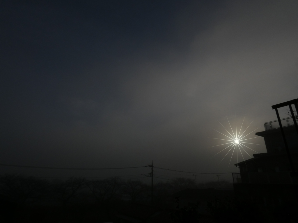 濃霧の太陽