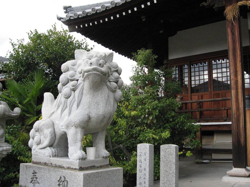 味生神社の狛犬