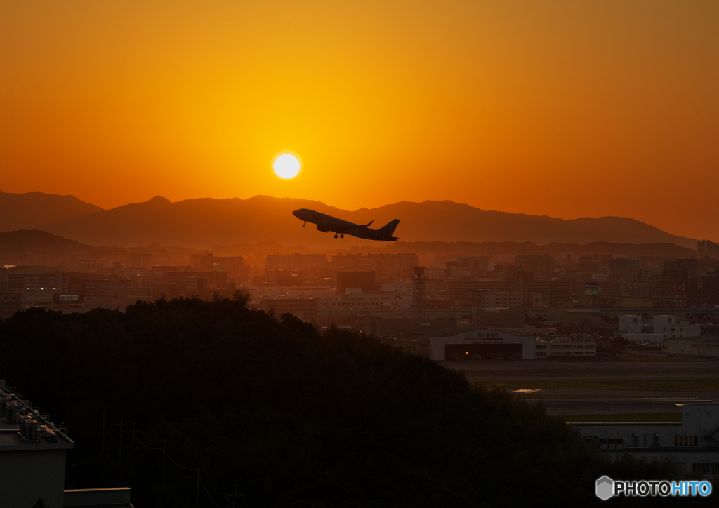 飛び立つ旅客機