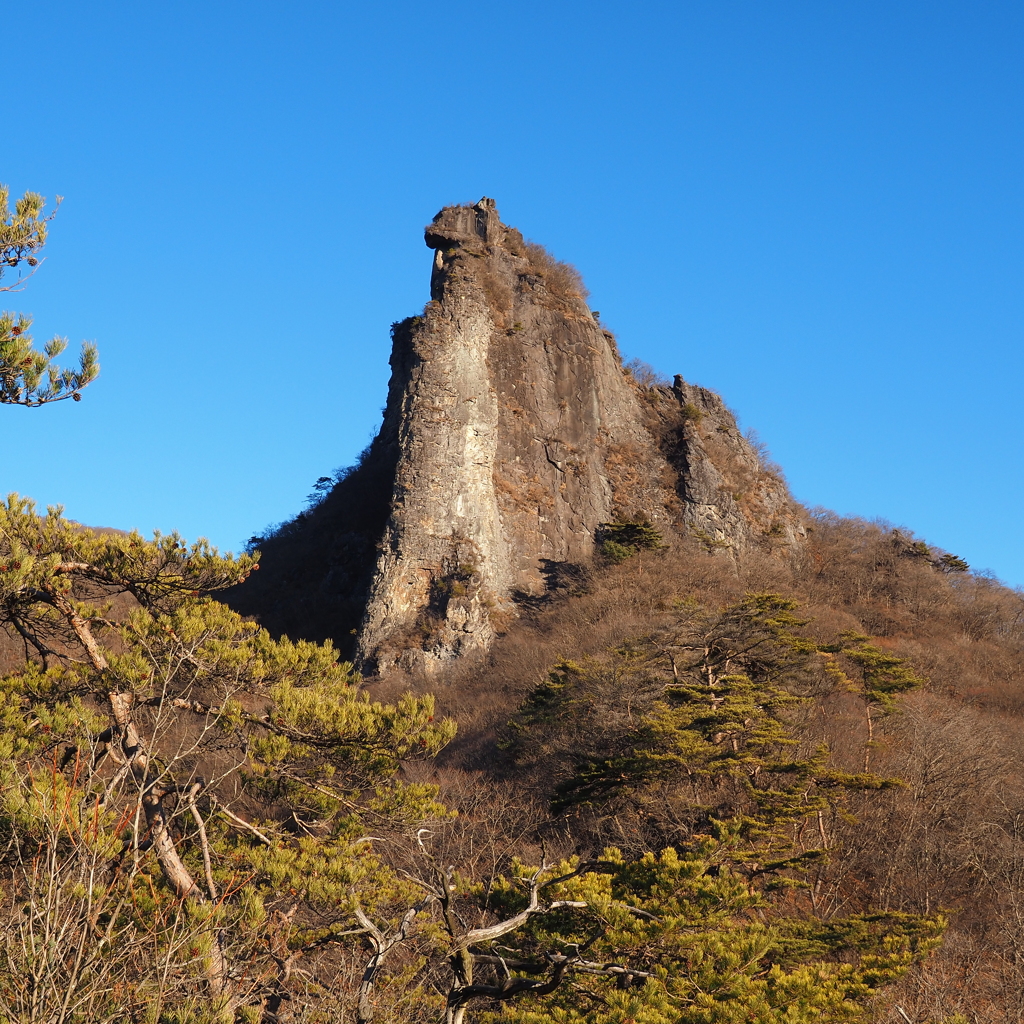 冬晴れの獅子岩