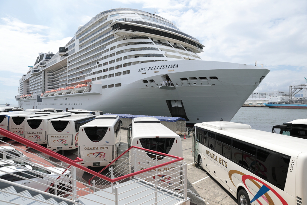 大阪港『MSC・ベリッシマ』入港④