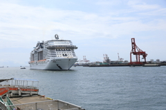 大阪港『ＭＳＣ・ベリッシマ』入港手前①