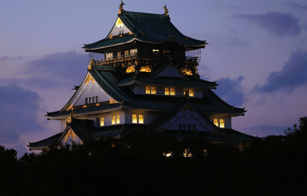大阪城灯す