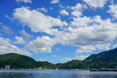 内浦湾に浮かぶ雲