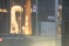 ガラス越しの世界
