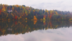 秋の湖畔 秋の湖畔