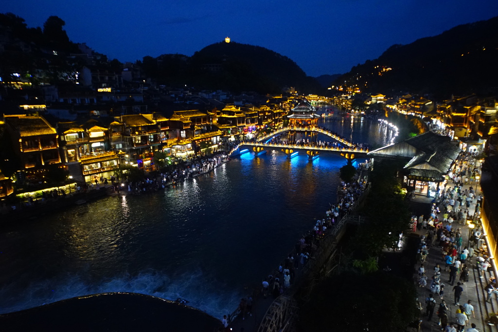 夜の古城