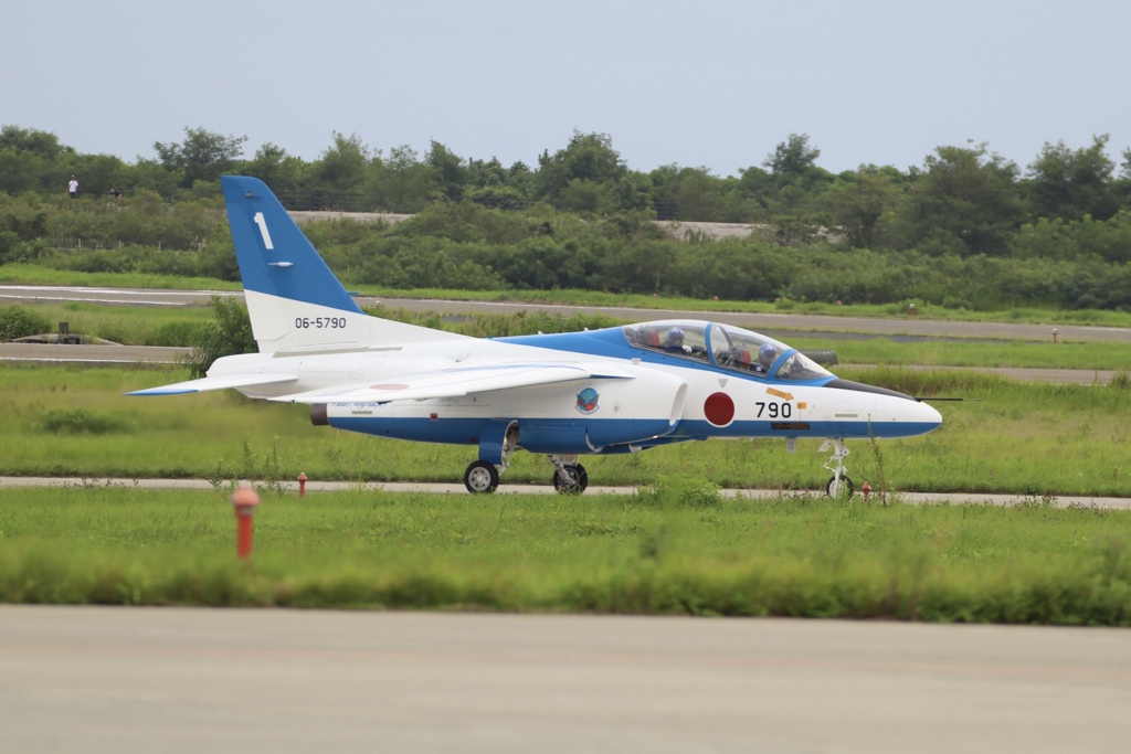 ブルーインパルス　1番機