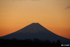 初日の出を待つ富士山