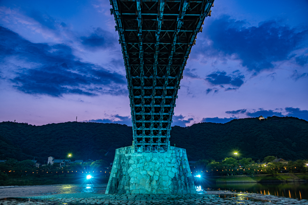 錦帯橋　ライトアップ　ブルー　２