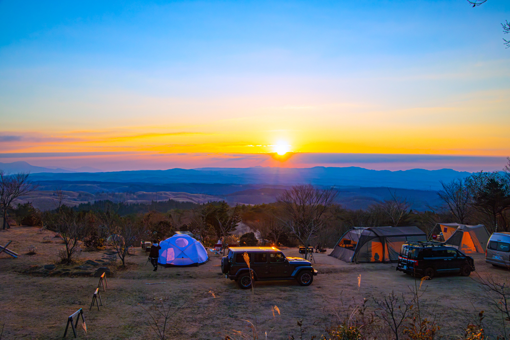 キャンプ場の夕景　１