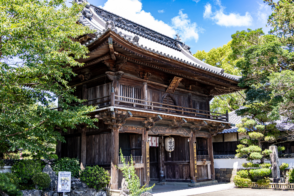 木組みの芸術 - 霊山寺