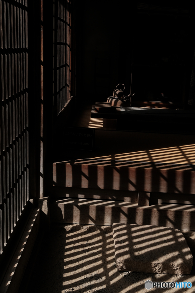 光と格子の共演 2