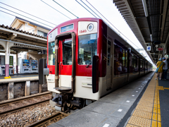 近鉄列車がやって来る