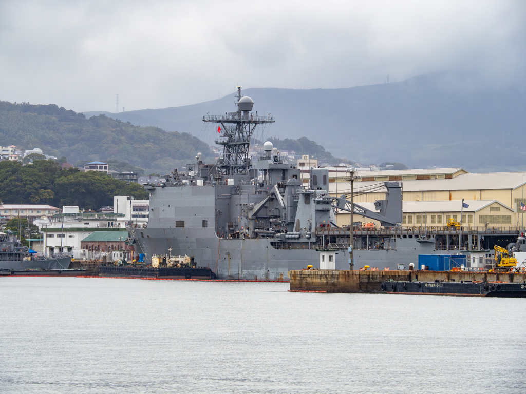 ホイッドビー・アイランド級ドック型揚陸艦 ラシュモア