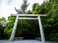 日暮れの大鳥居