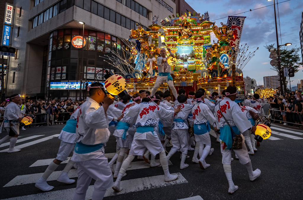 祭礼に勇ましさ