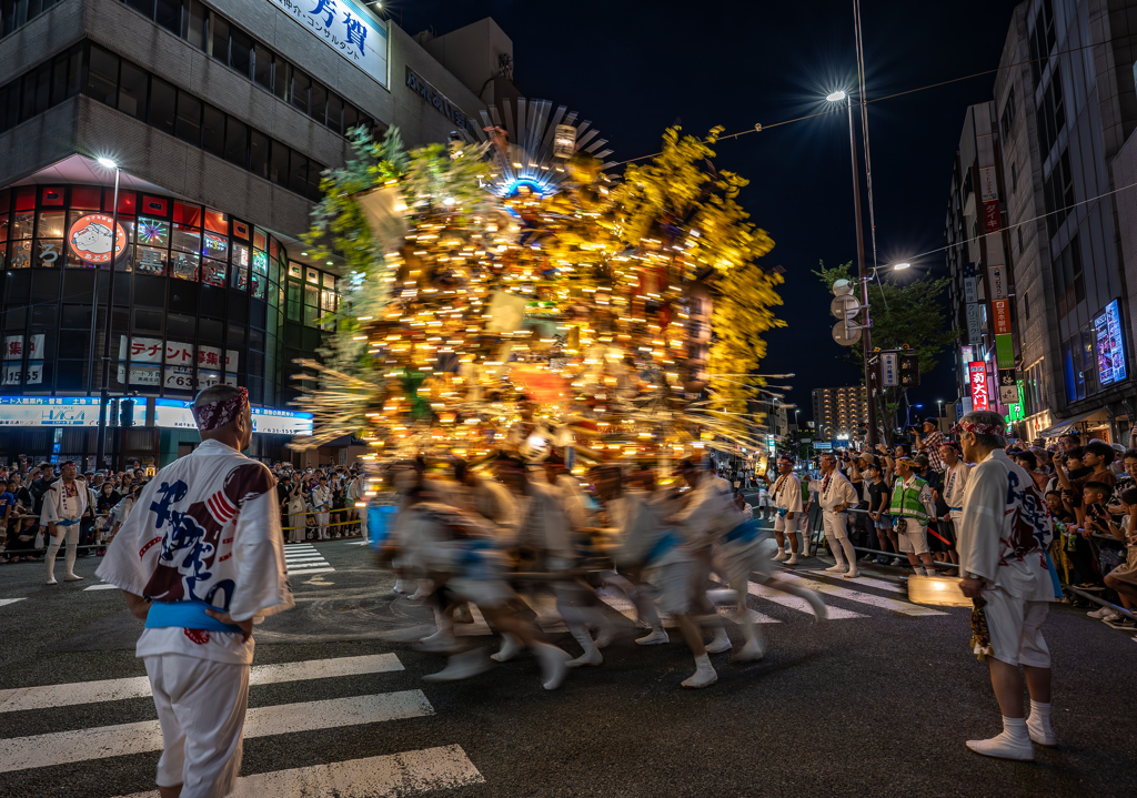 喧嘩山笠の光跡
