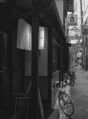 裏通りの食堂にて