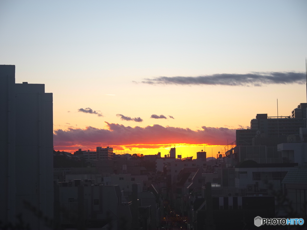横浜の、燃える空