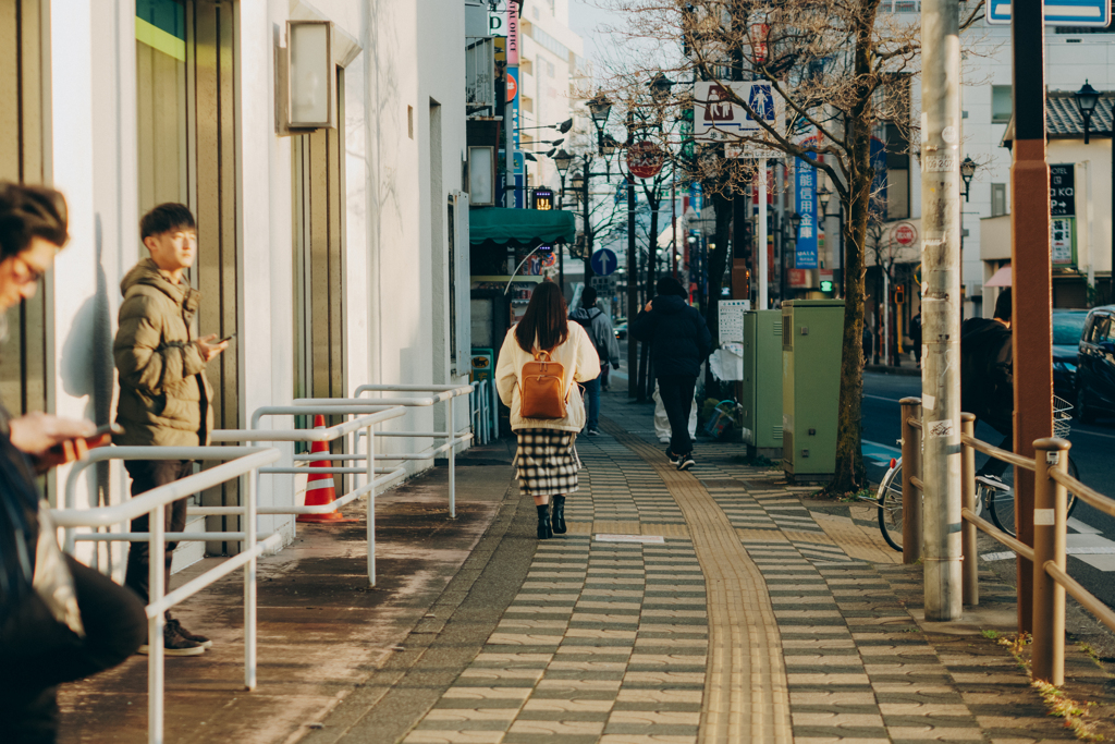 街の通りの日なた部分