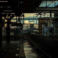 雨上がりのホーム