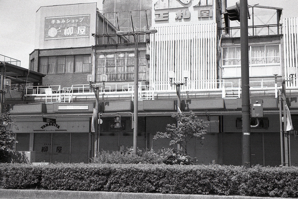 二階建てシャッター店舗