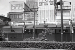 二階建てシャッター店舗