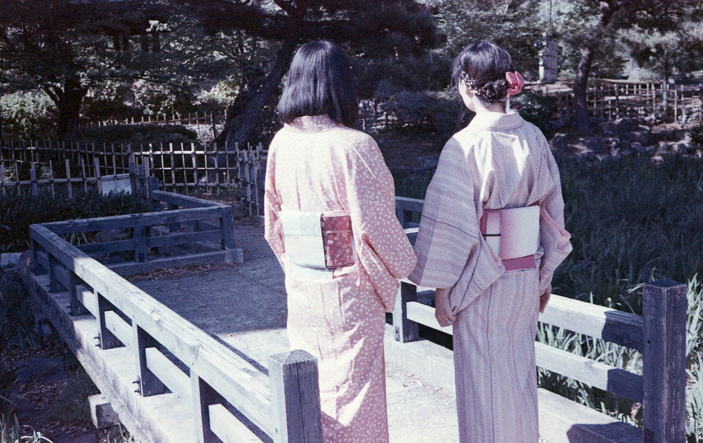 和装の二人