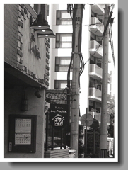 おフランス料理の路地