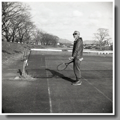 齢（よわい）七十七のテニスプレイヤー
